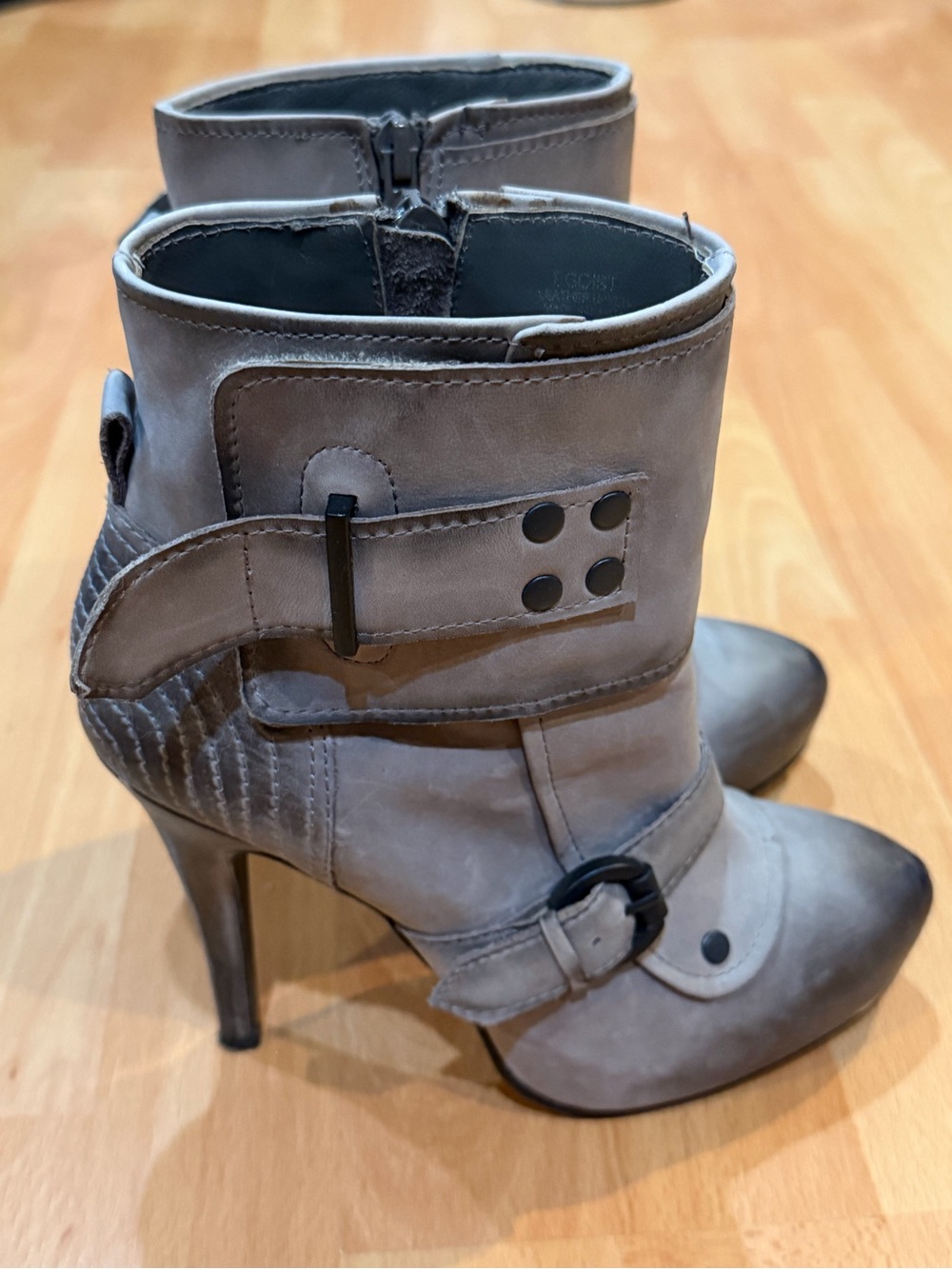ASH Iona Grey Distressed Leather Buckle Boots size EU 37 / US 6.5-7 - Picture 3 of 12